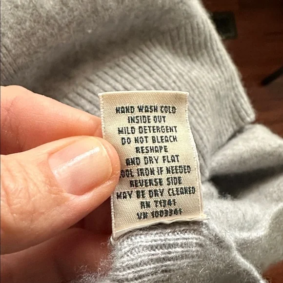 L.L. Bean Light Gray Women's Cashmere Crew Neck Sweater L - Picture 6 of 7